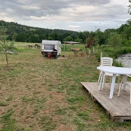V Karavanu Camping Bzany