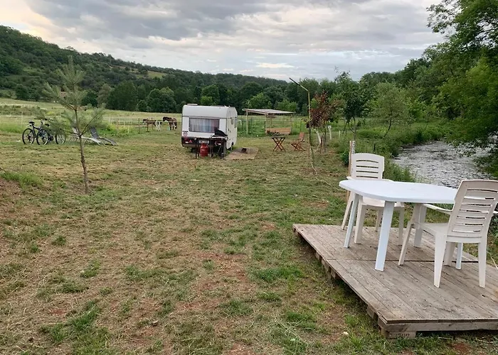 V Karavanu Campingplatz Bzany