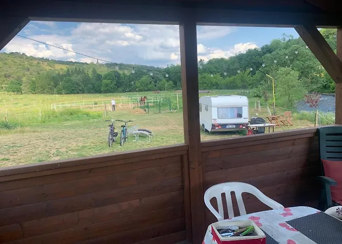 V Karavanu Campingplatz